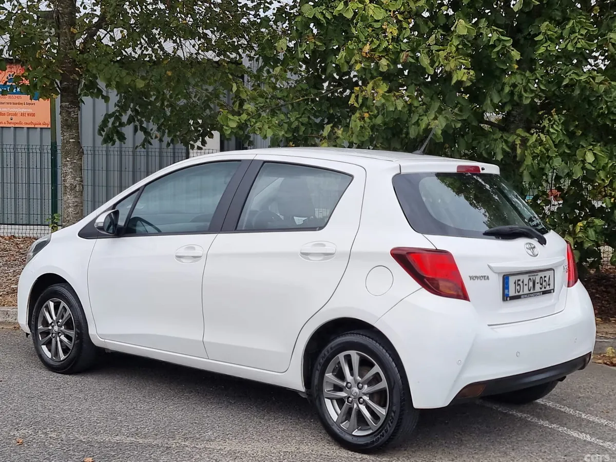 Toyota Yaris Hatchback, Petrol, 2015, White