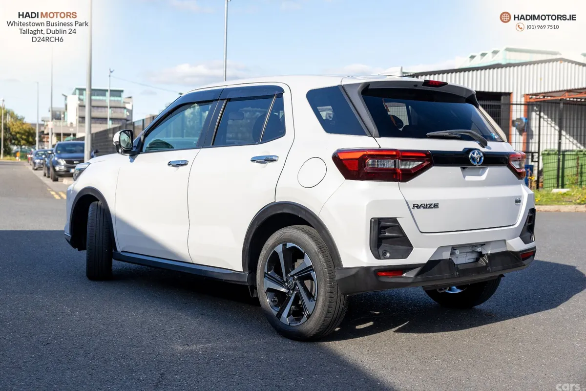 Toyota Raize SUV, Petrol Hybrid, 2022, White