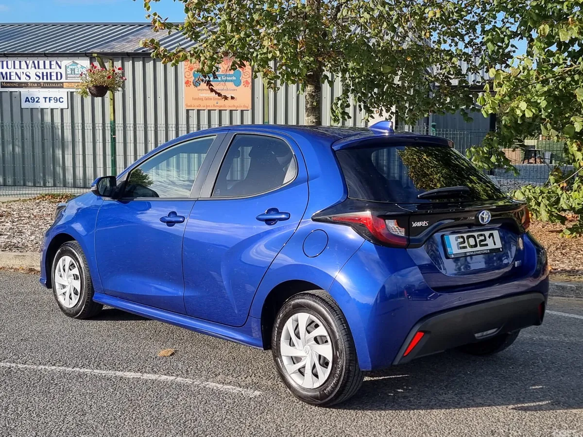Toyota Yaris Hatchback, Petrol Hybrid, 2021, Blue