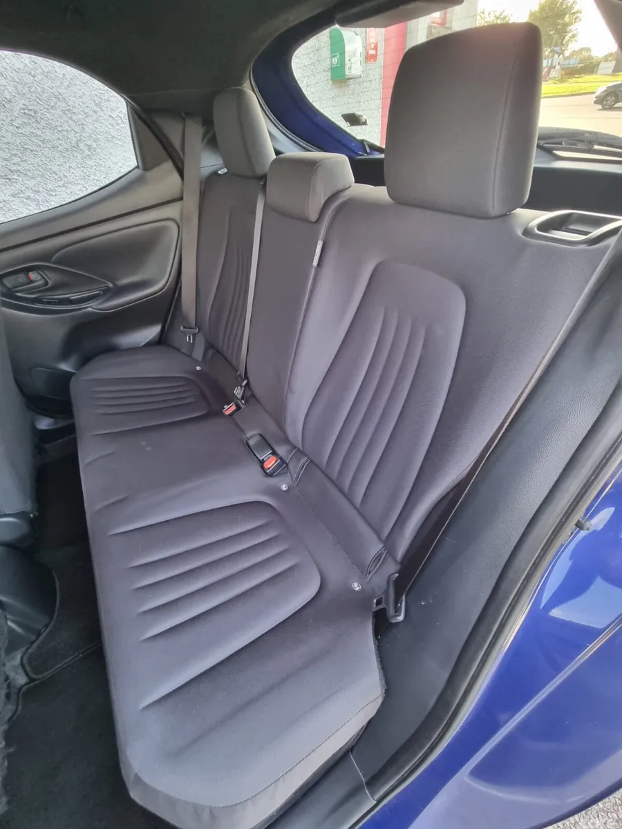 Toyota Yaris Hatchback, Petrol Hybrid, 2021, Blue