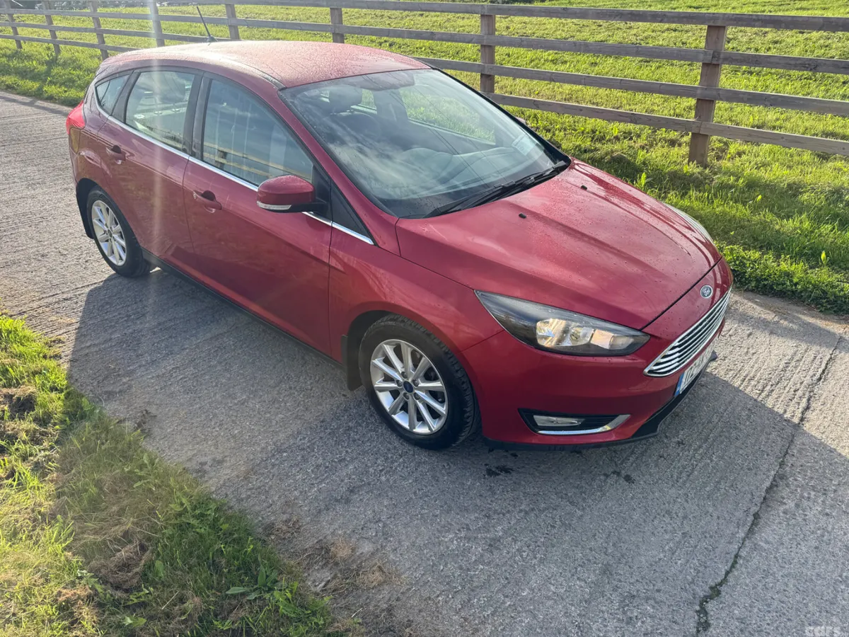 Ford Focus Hatchback, Diesel, 2017, Red