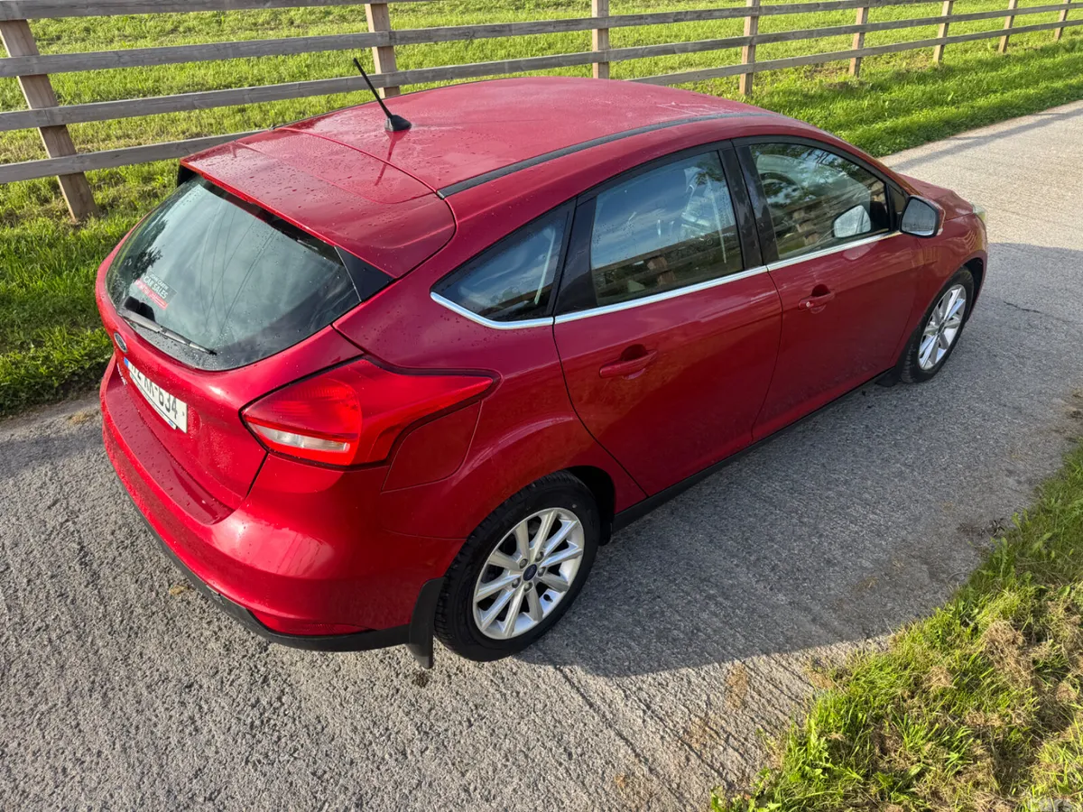 Ford Focus Hatchback, Diesel, 2017, Red