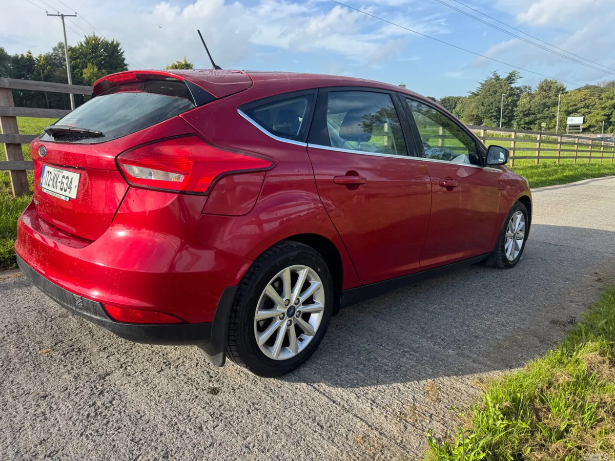 Ford Focus Hatchback, Diesel, 2017, Red