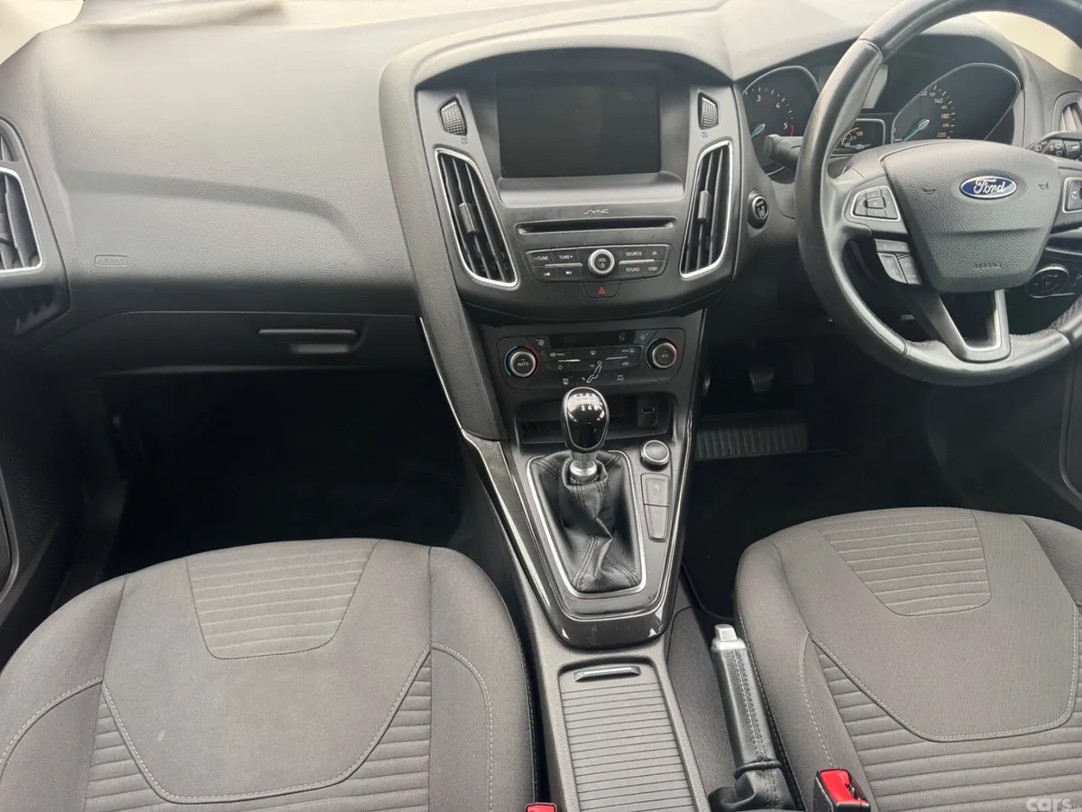 Ford Focus Hatchback, Diesel, 2017, Red