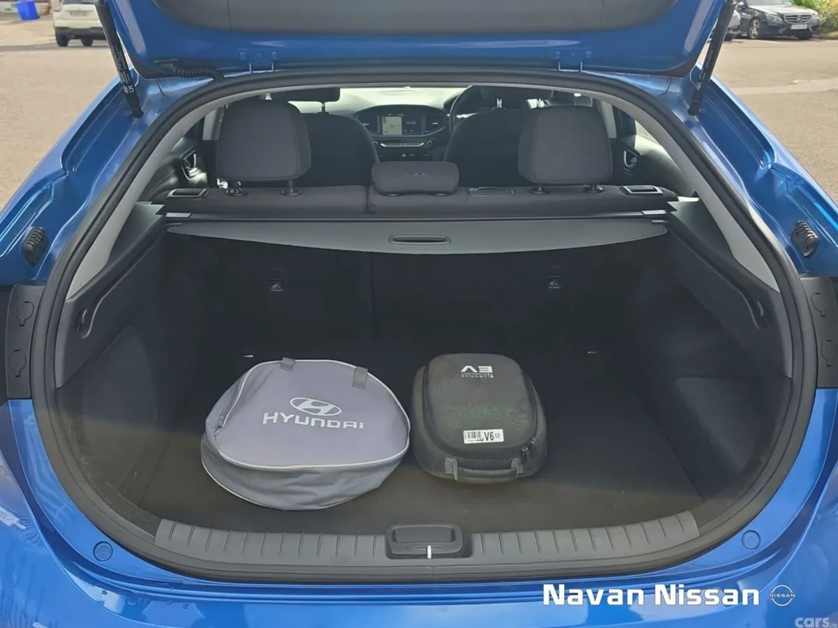 Hyundai IONIQ Hatchback, Petrol Plug-in Hybrid, 2018, Blue