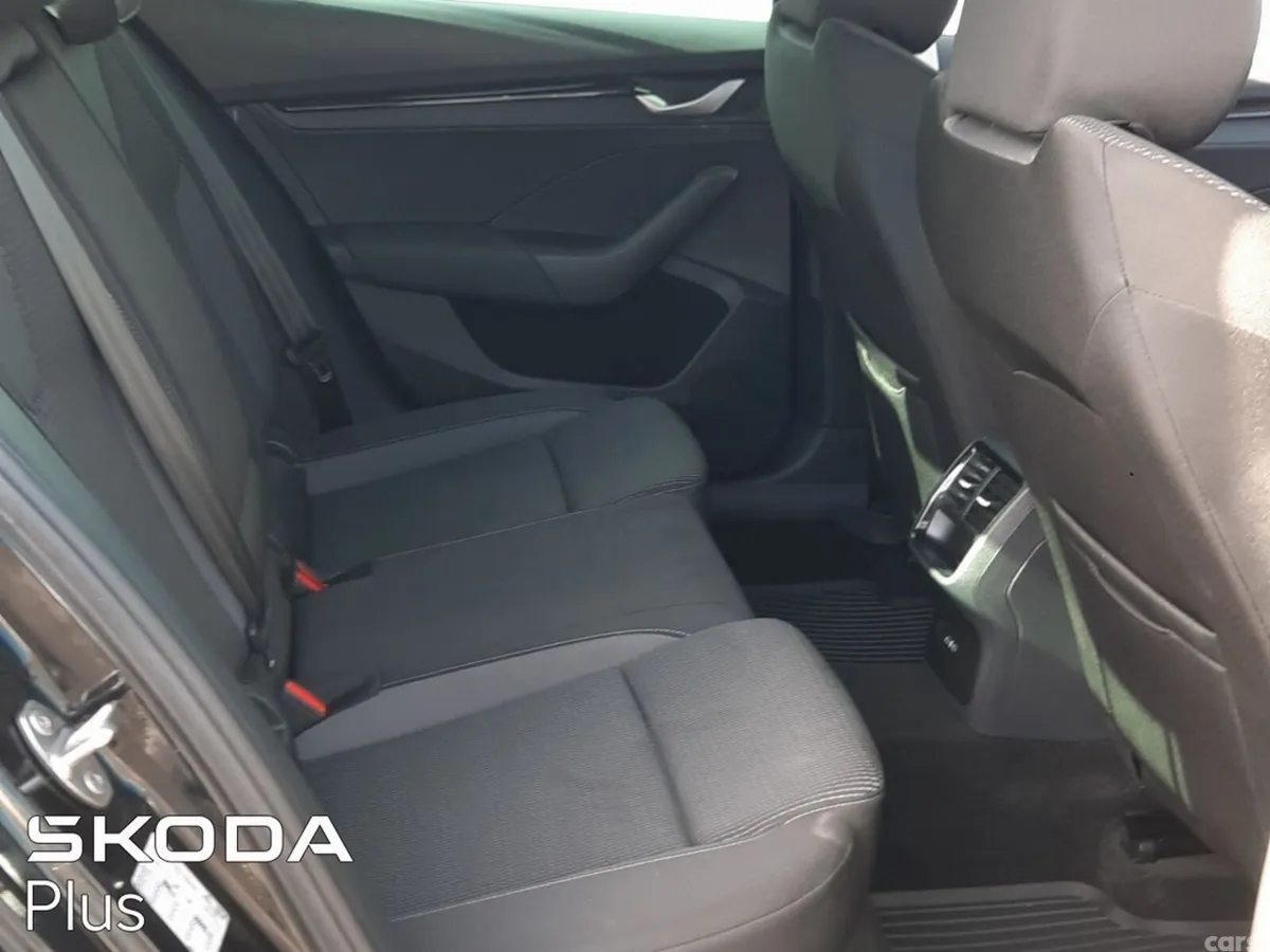 Skoda Octavia Saloon, Diesel, 2026, Black