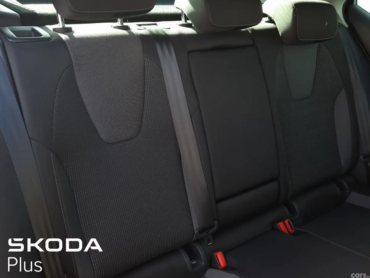 Skoda Octavia Saloon, Diesel, 2026, Black