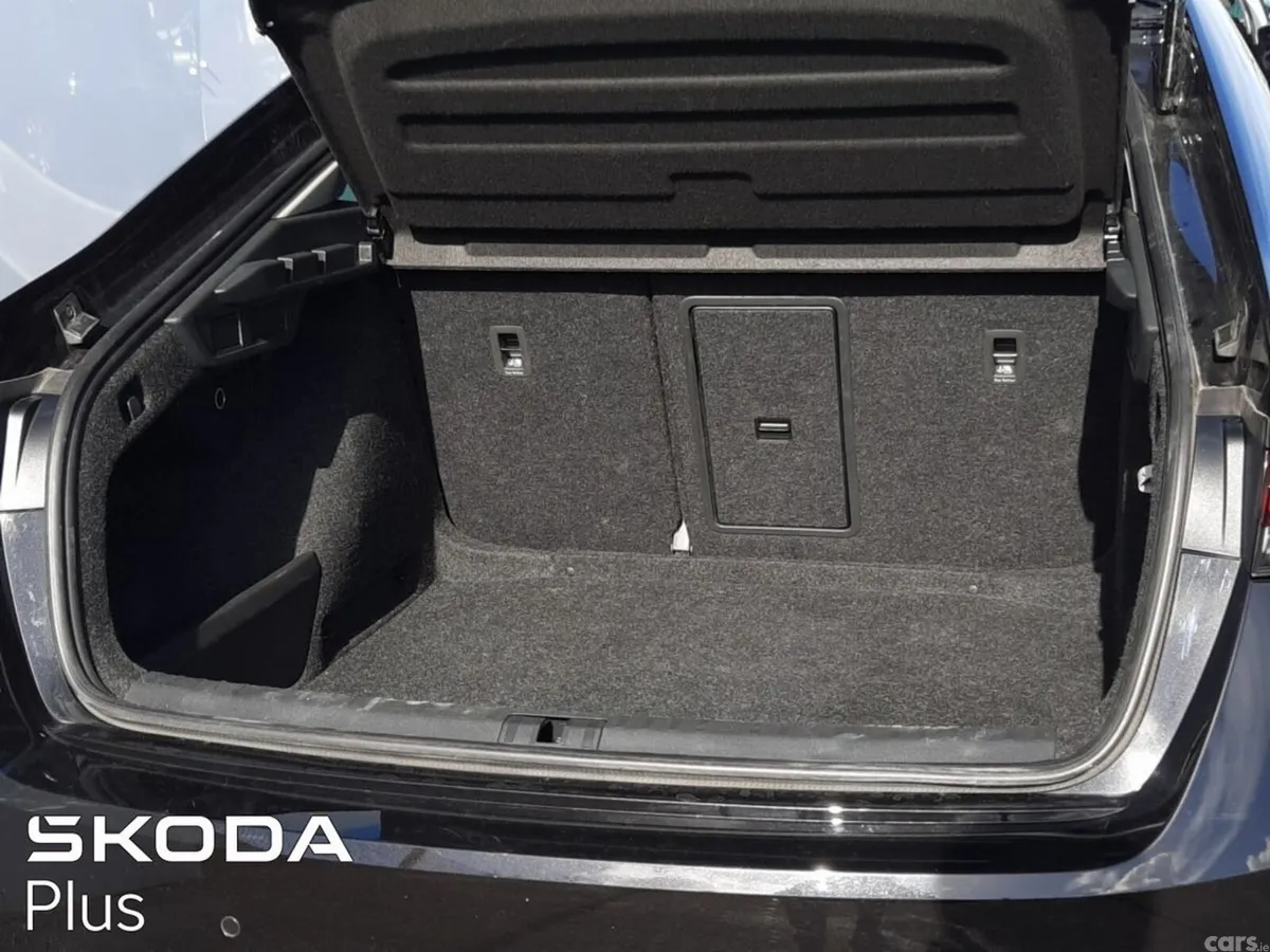 Skoda Octavia Saloon, Diesel, 2026, Black