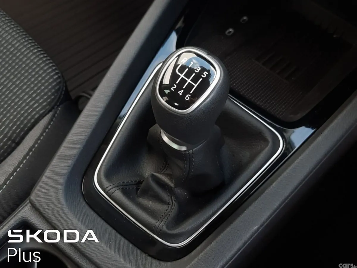 Skoda Octavia Saloon, Diesel, 2026, Black
