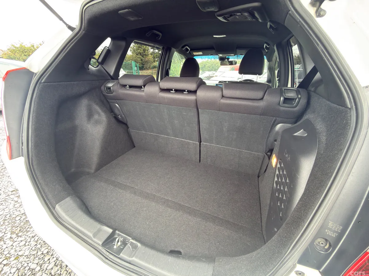 Honda Fit Hatchback, Petrol Hybrid, 2016, White