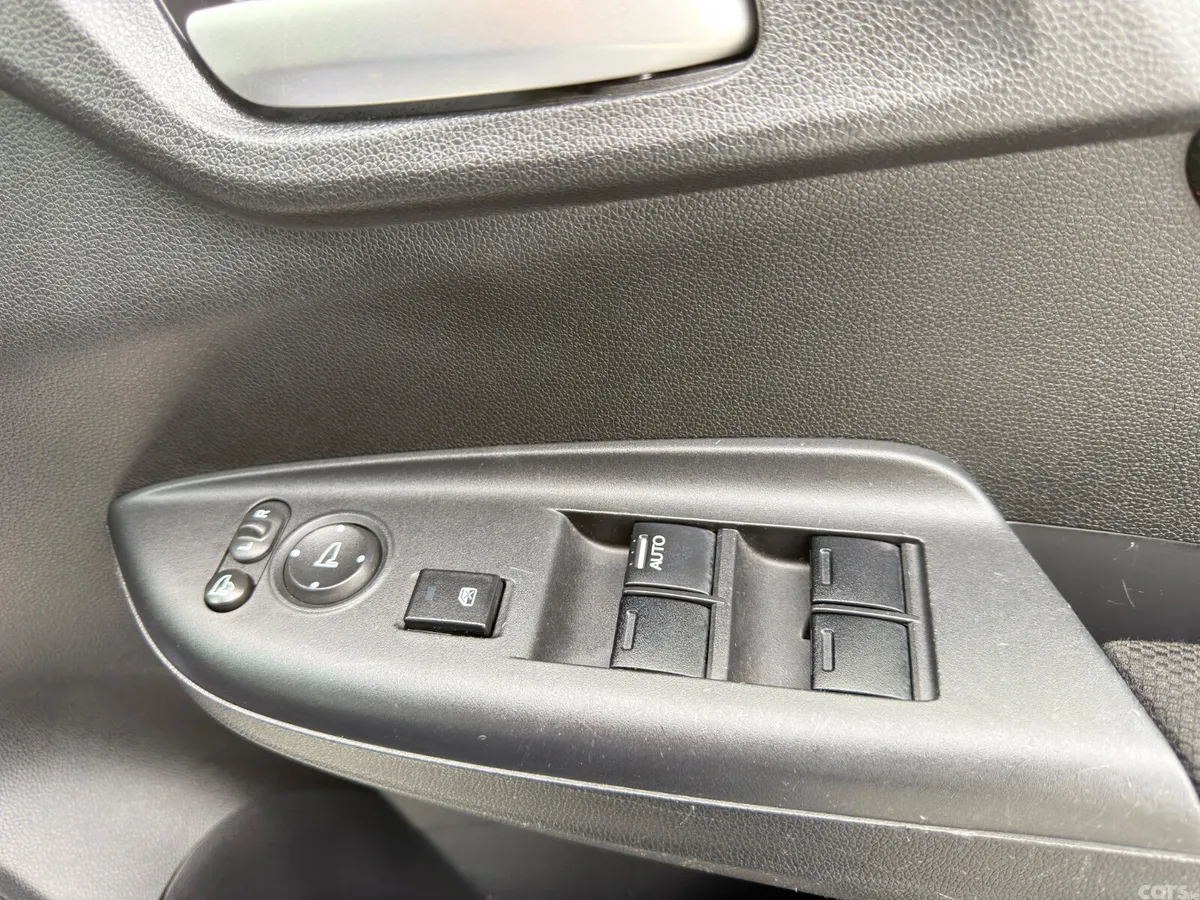 Honda Fit Hatchback, Petrol Hybrid, 2016, White