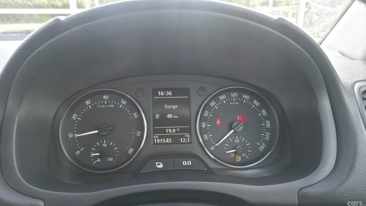 Skoda Fabia Hatchback, Petrol, 2012, Grey