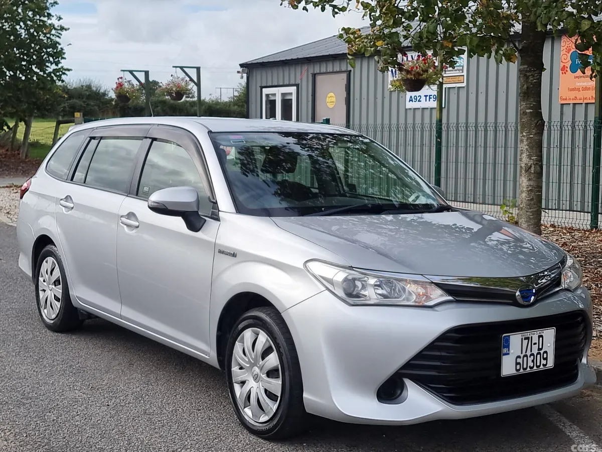 Toyota Corolla Estate, Petrol Hybrid, 2017, Silver
