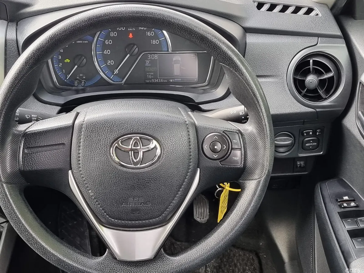 Toyota Corolla Estate, Petrol Hybrid, 2017, Silver