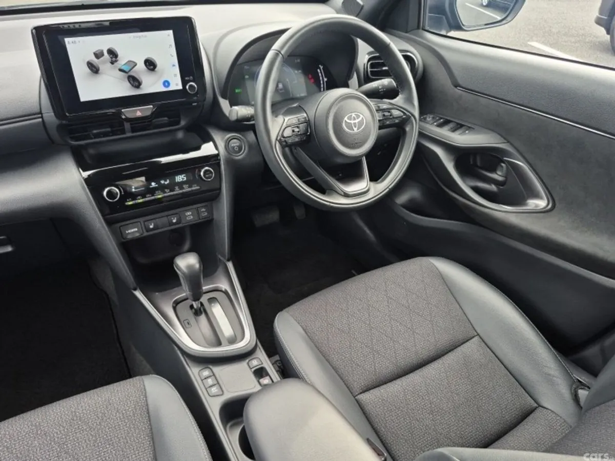 Toyota Yaris Cross SUV, Petrol Hybrid, 2024, Black