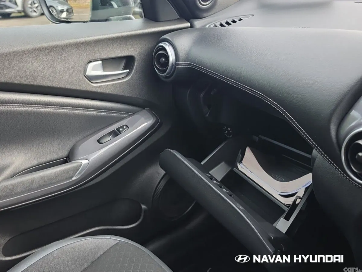 Nissan Juke SUV, Petrol Hybrid, 2024, Grey