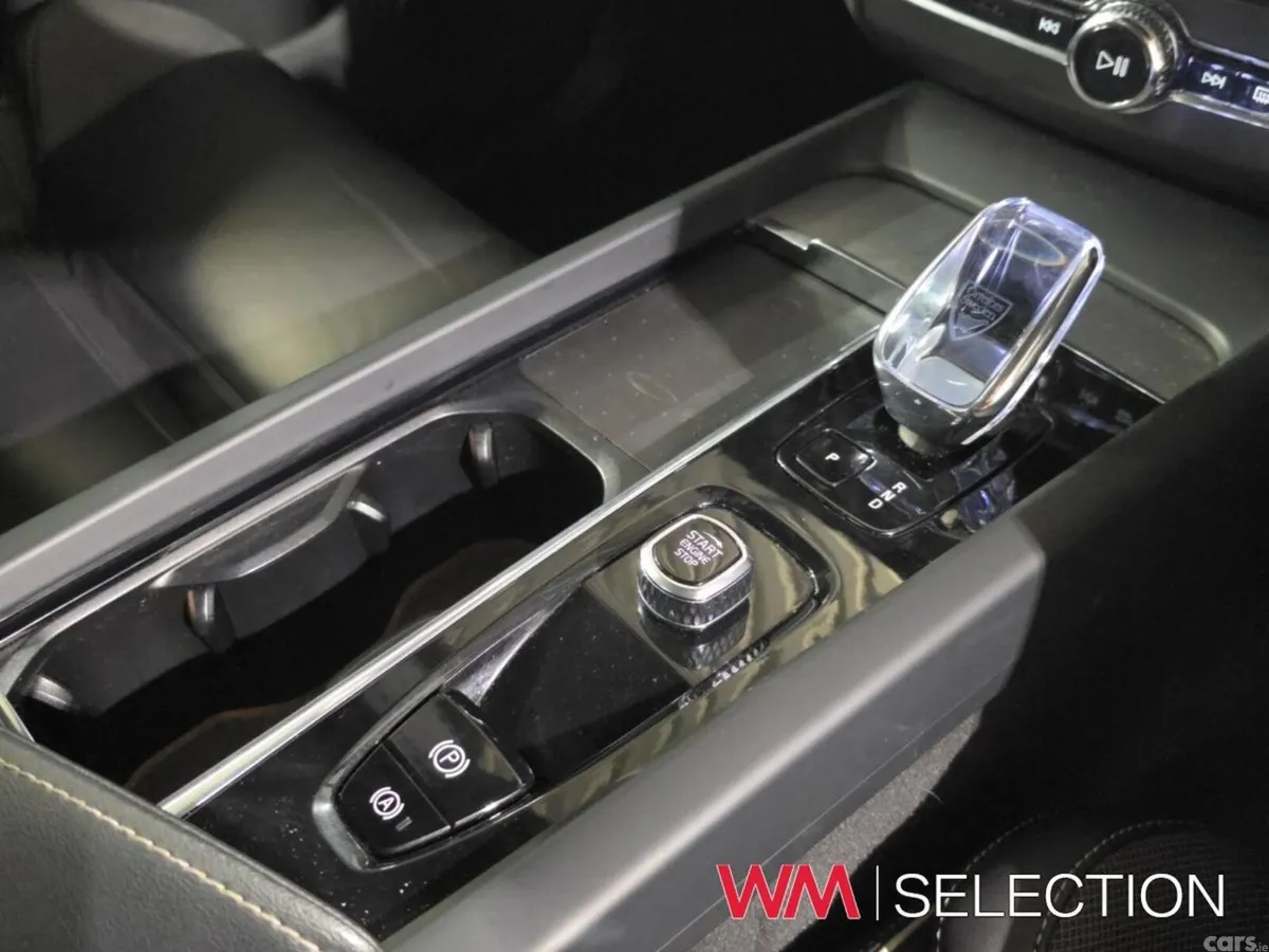 Volvo XC60 SUV, Petrol Plug-in Hybrid, 2024, Black