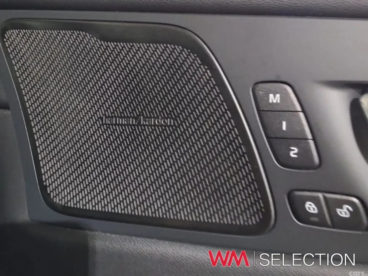 Volvo XC60 SUV, Petrol Plug-in Hybrid, 2024, Black