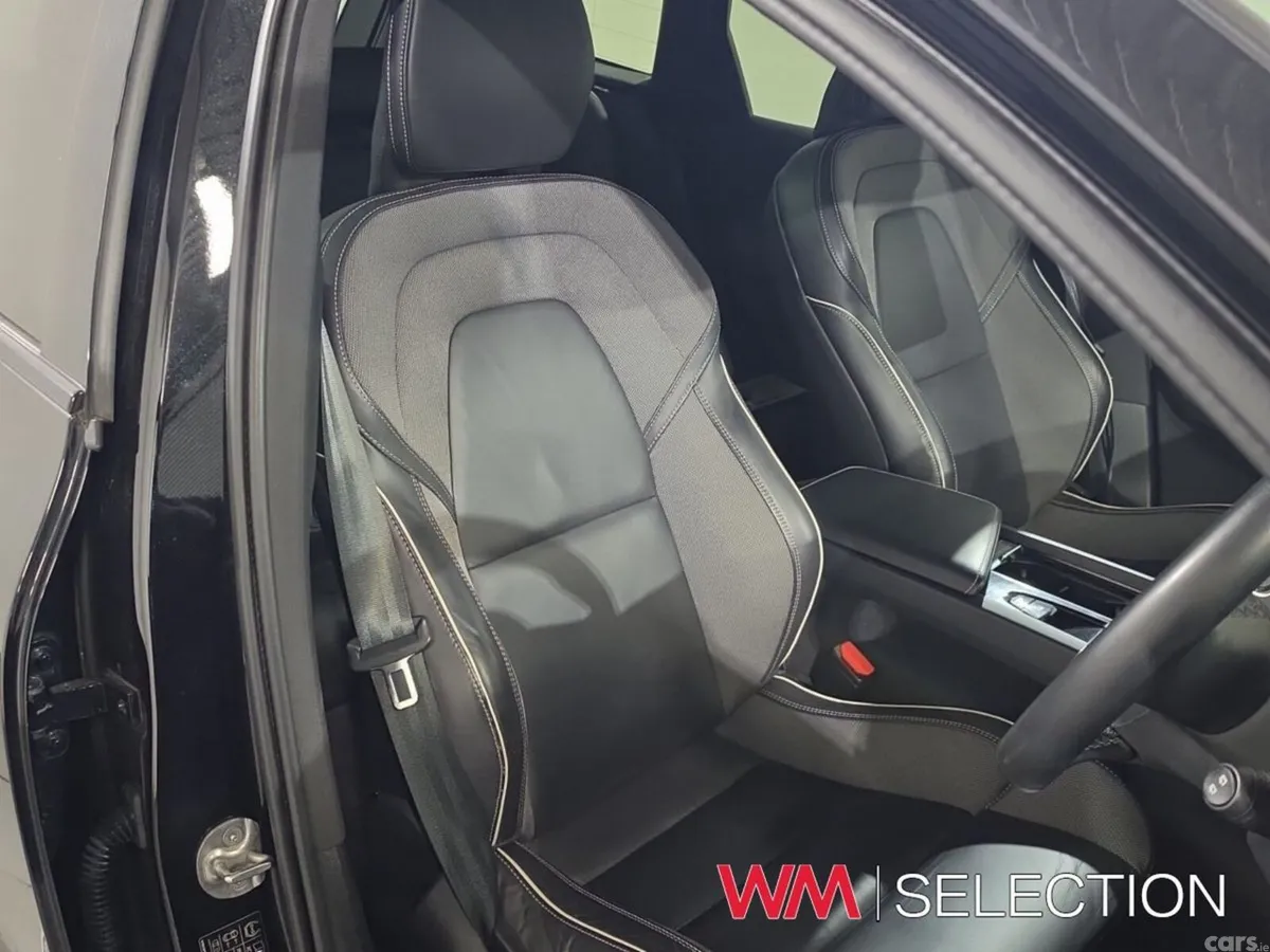Volvo XC60 SUV, Petrol Plug-in Hybrid, 2024, Black