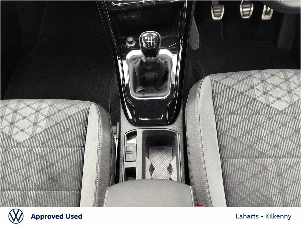Volkswagen T-Roc SUV, Petrol, 2023, White