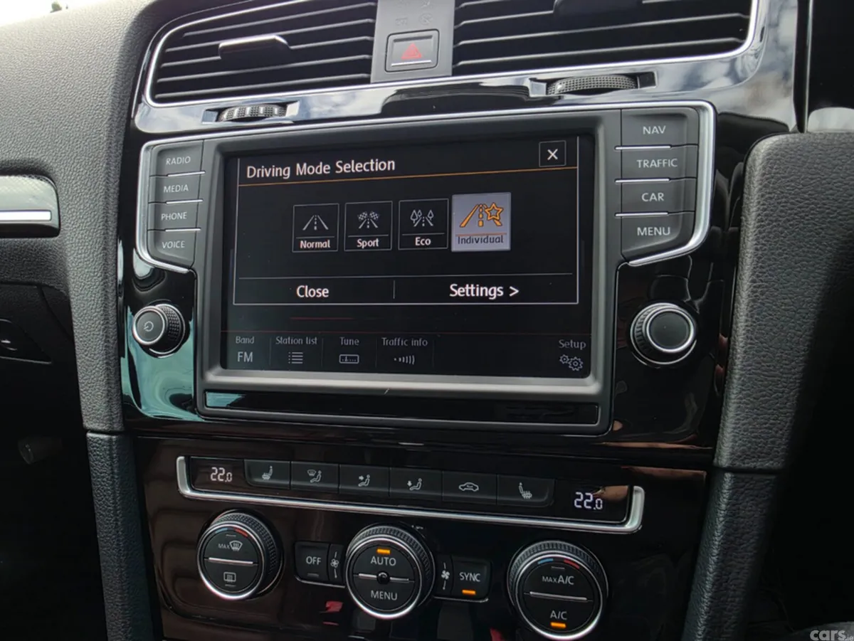 Volkswagen Golf Estate, Petrol, 2015, White