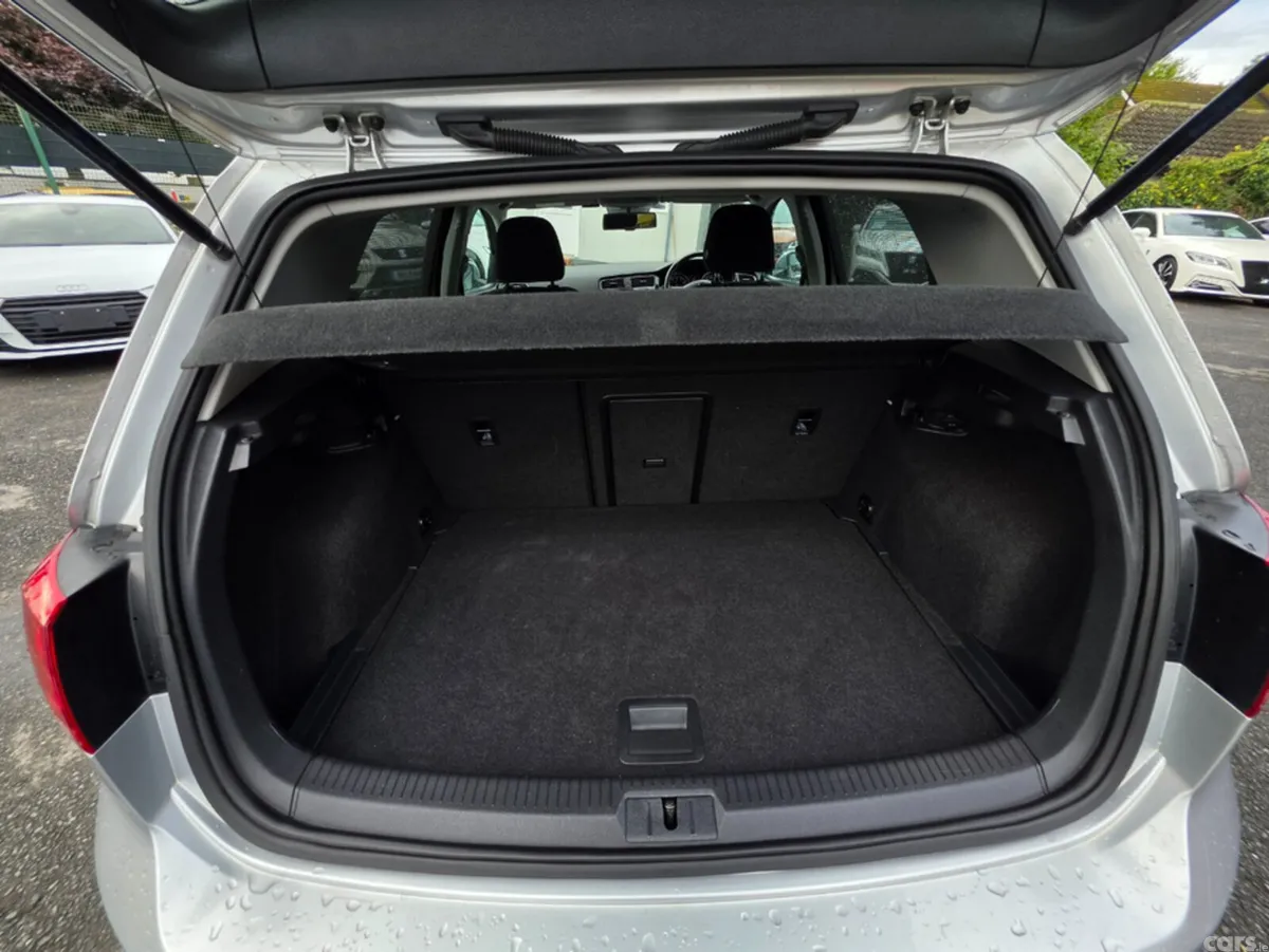Volkswagen Golf Hatchback, Petrol, 2016, Silver