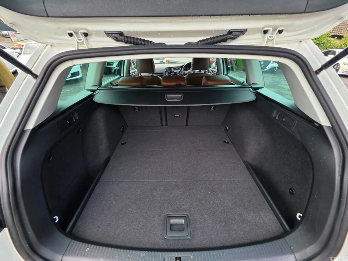 Volkswagen Golf Estate, Petrol, 2015, White