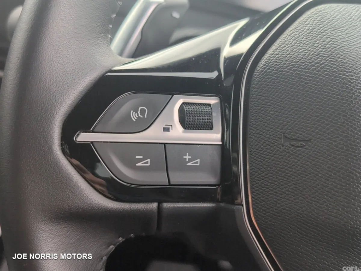 Peugeot 2008 SUV, Petrol Hybrid, 2026, Grey