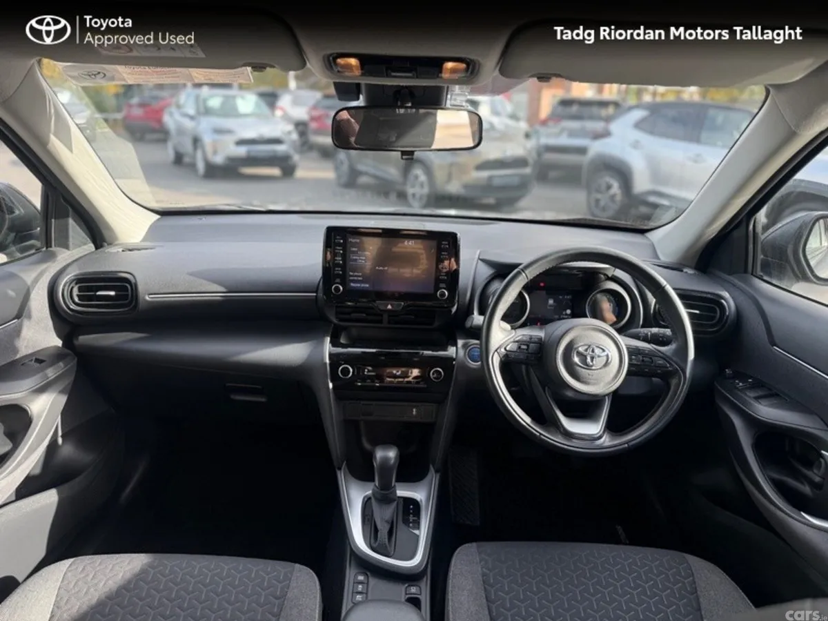 Toyota Yaris Cross Hatchback, Petrol Hybrid, 2023, Grey