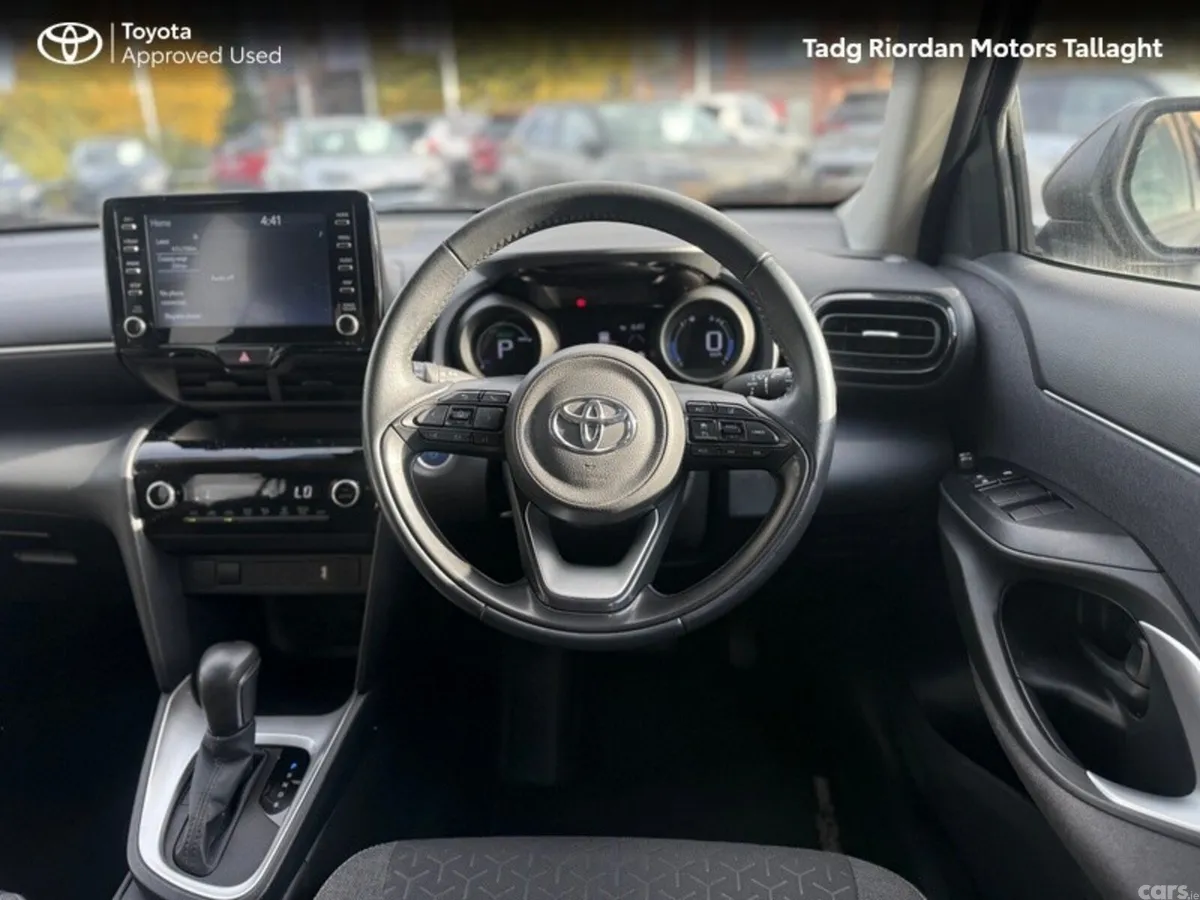 Toyota Yaris Cross Hatchback, Petrol Hybrid, 2023, Grey