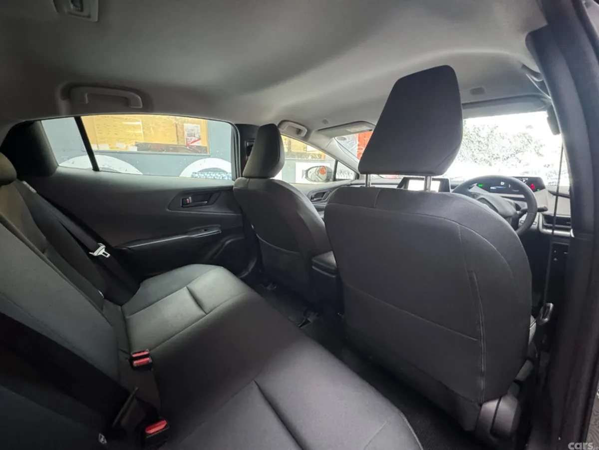 Toyota Prius Saloon, Petrol Hybrid, 2025, Grey
