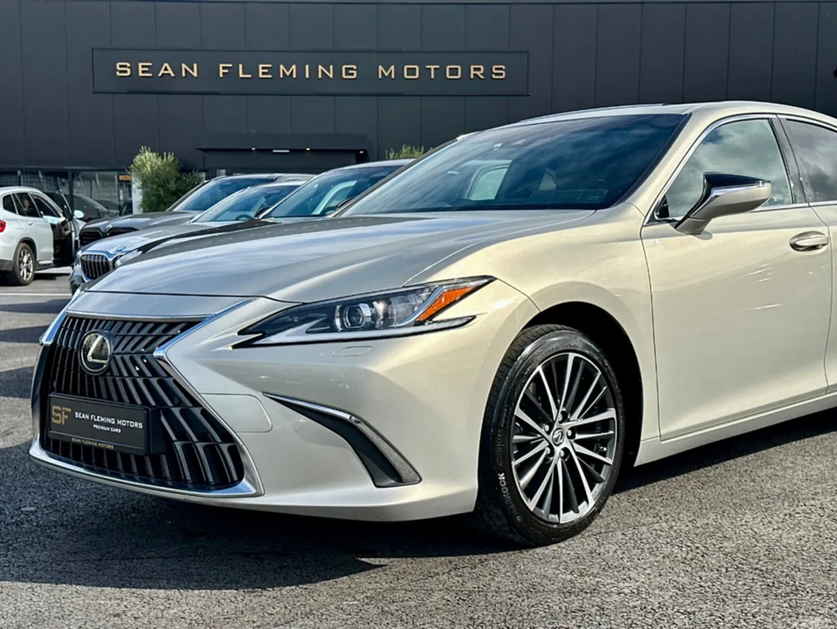 Lexus ES Saloon, Petrol Hybrid, 2023, White