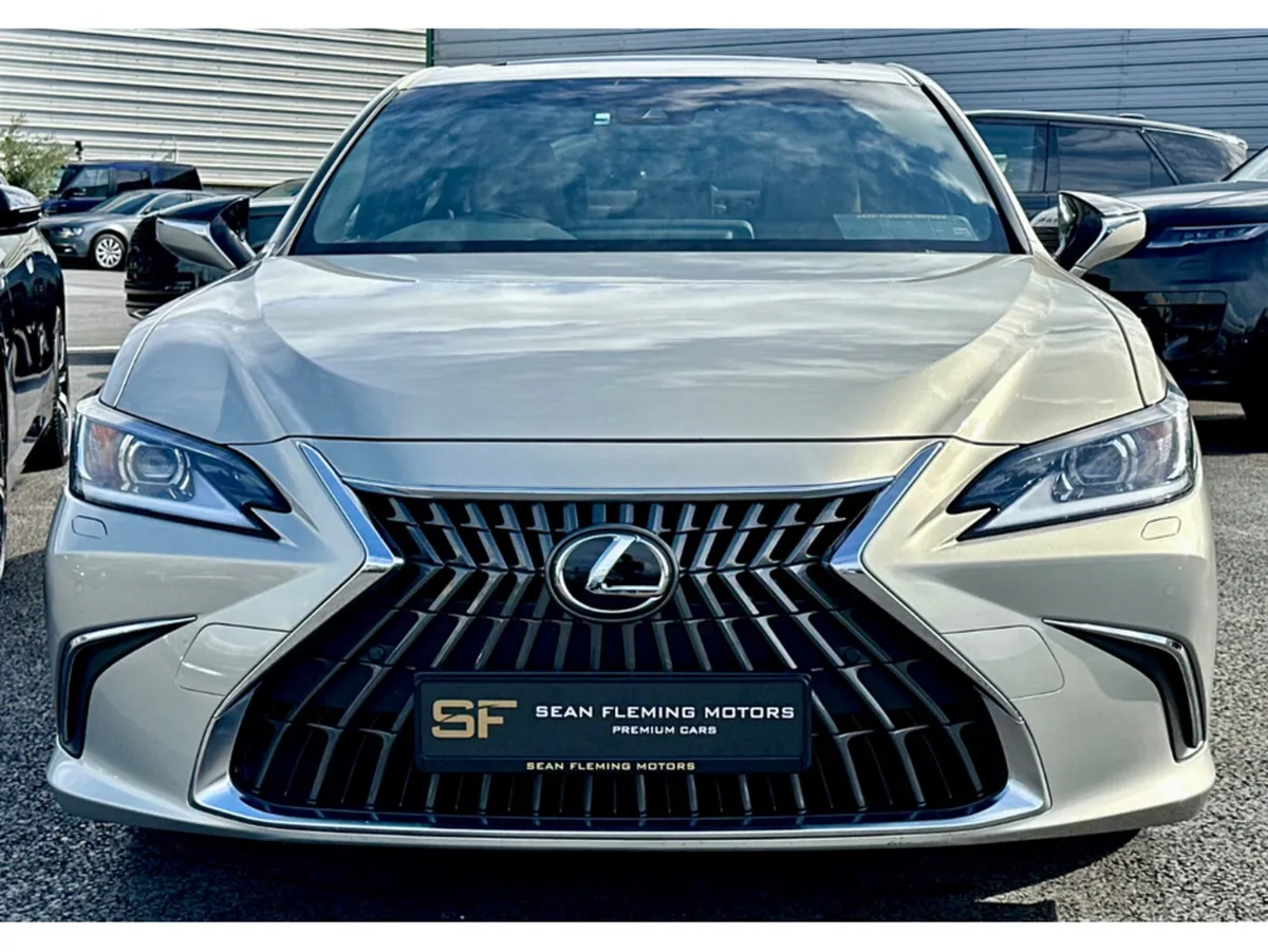 Lexus ES Saloon, Petrol Hybrid, 2023, White