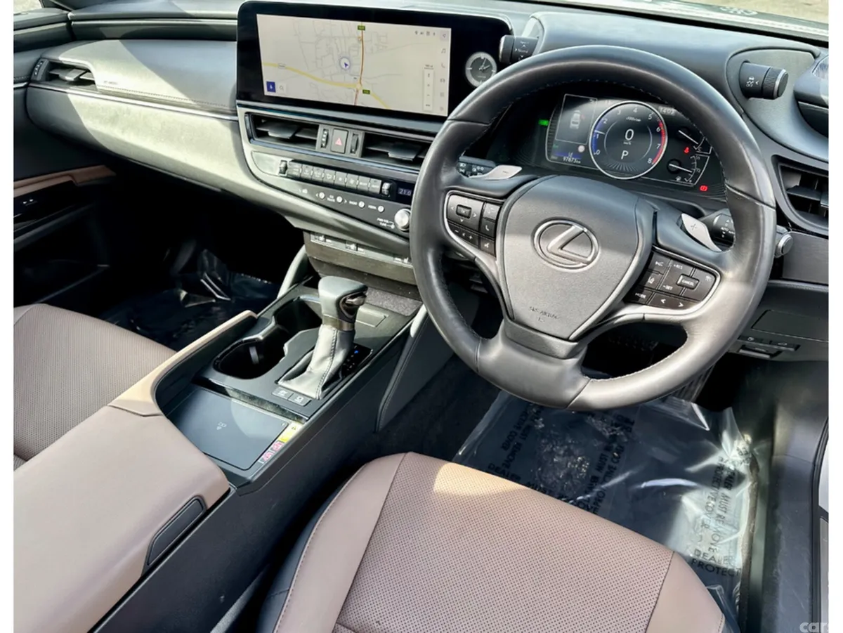 Lexus ES Saloon, Petrol Hybrid, 2023, White