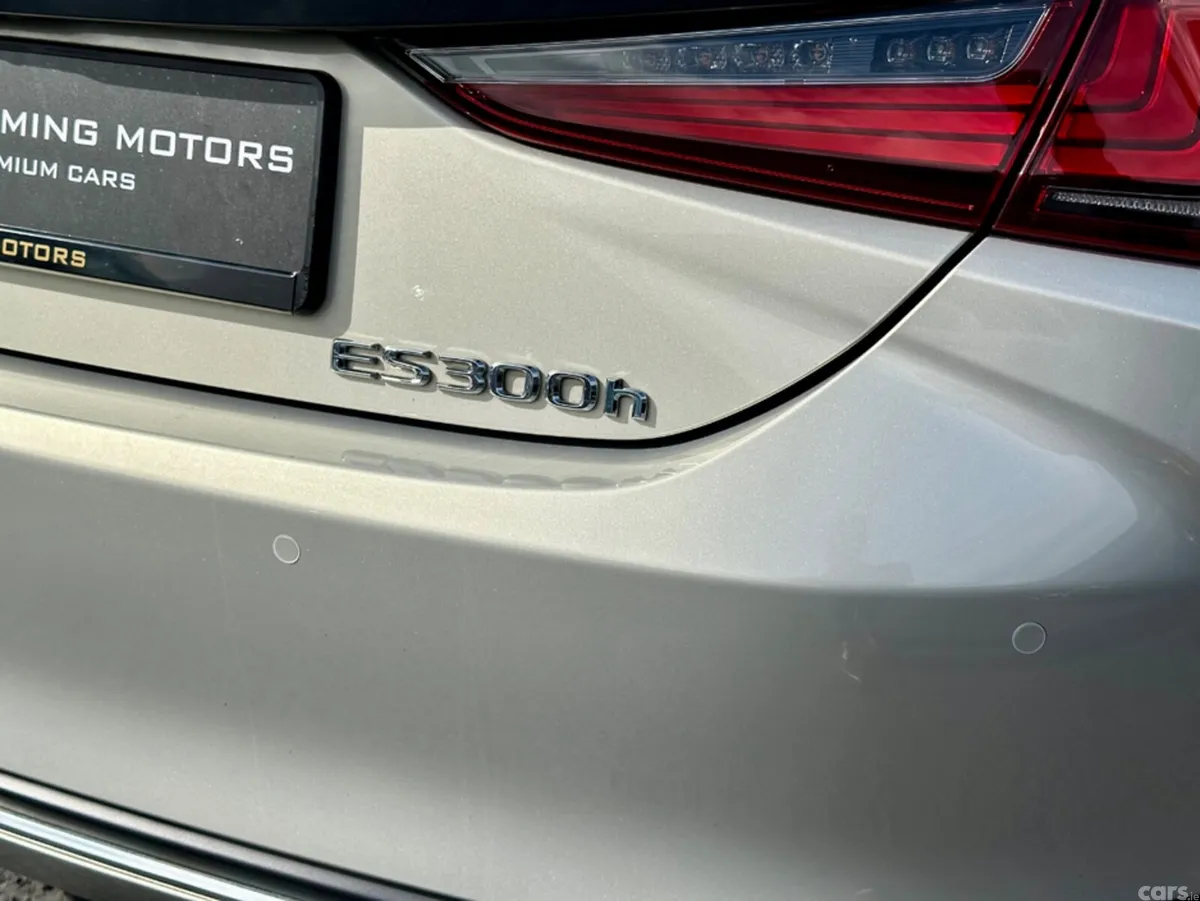 Lexus ES Saloon, Petrol Hybrid, 2023, White