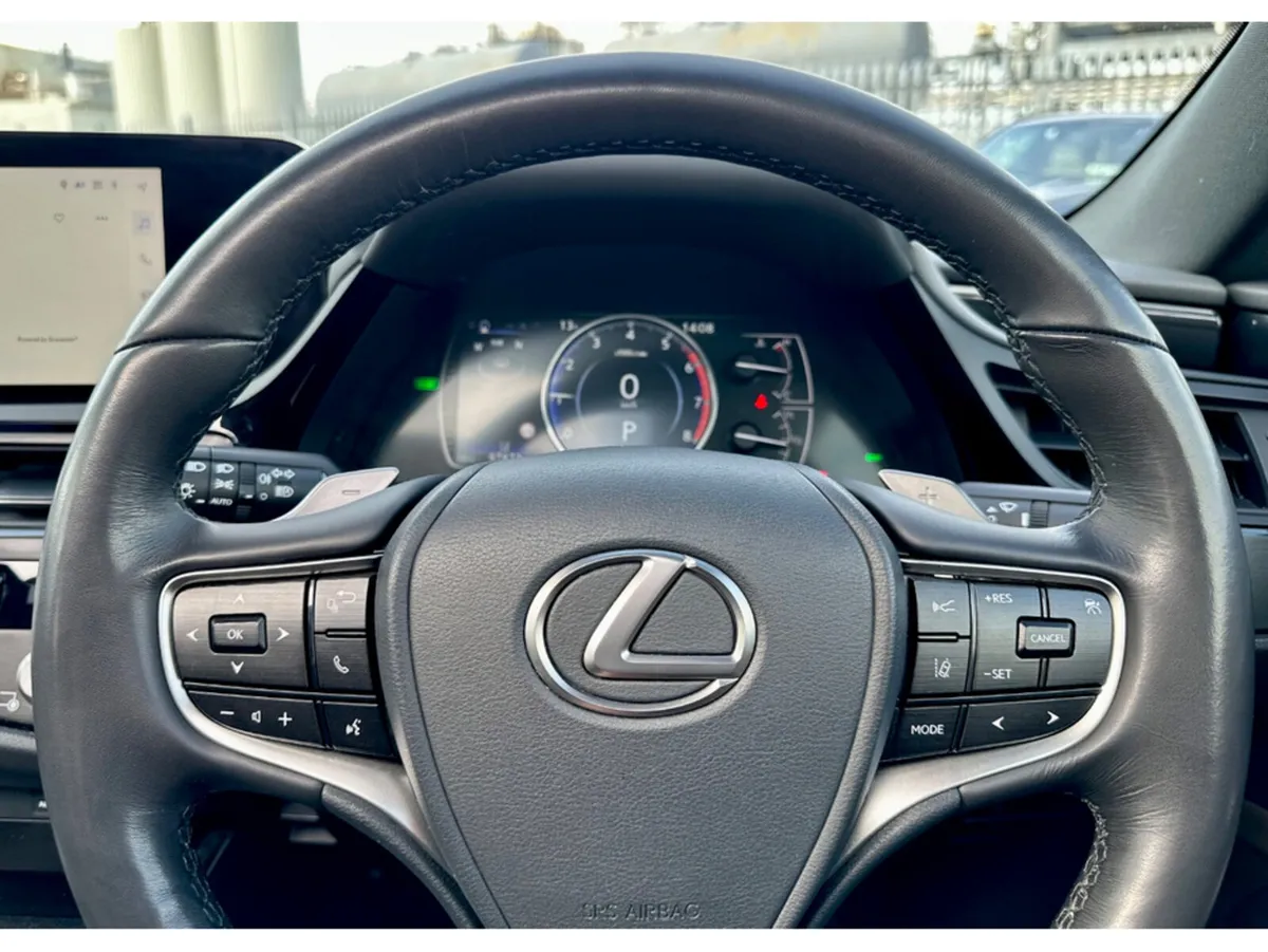 Lexus ES Saloon, Petrol Hybrid, 2023, White