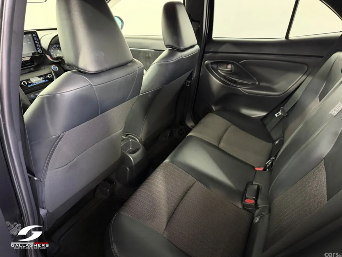 Toyota Yaris Cross SUV, Petrol Hybrid, 2023, Black