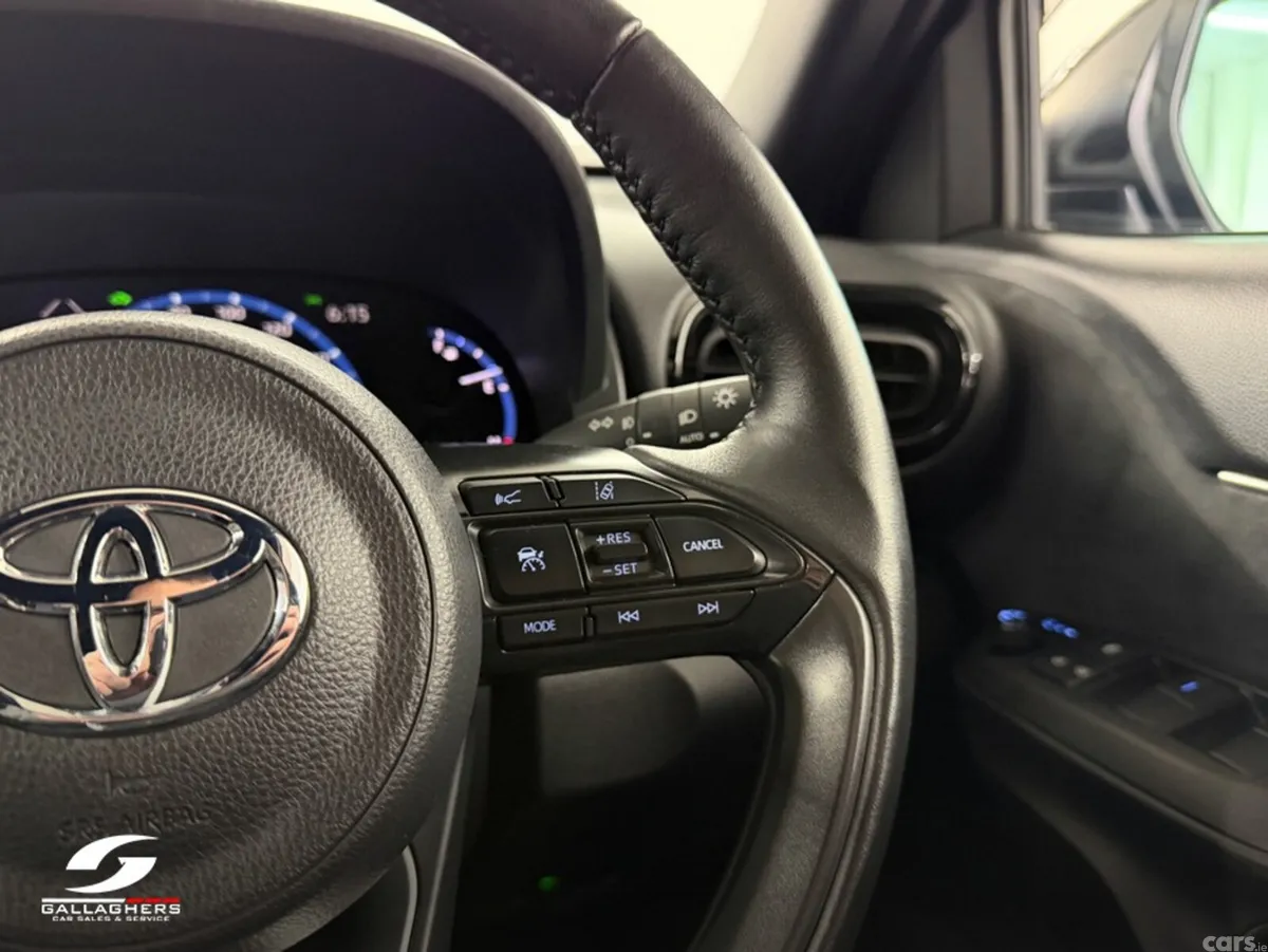 Toyota Yaris Cross SUV, Petrol Hybrid, 2023, Black