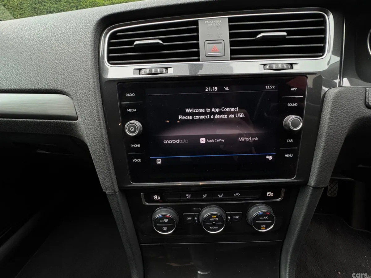 Volkswagen Golf Hatchback, Diesel, 2017, White