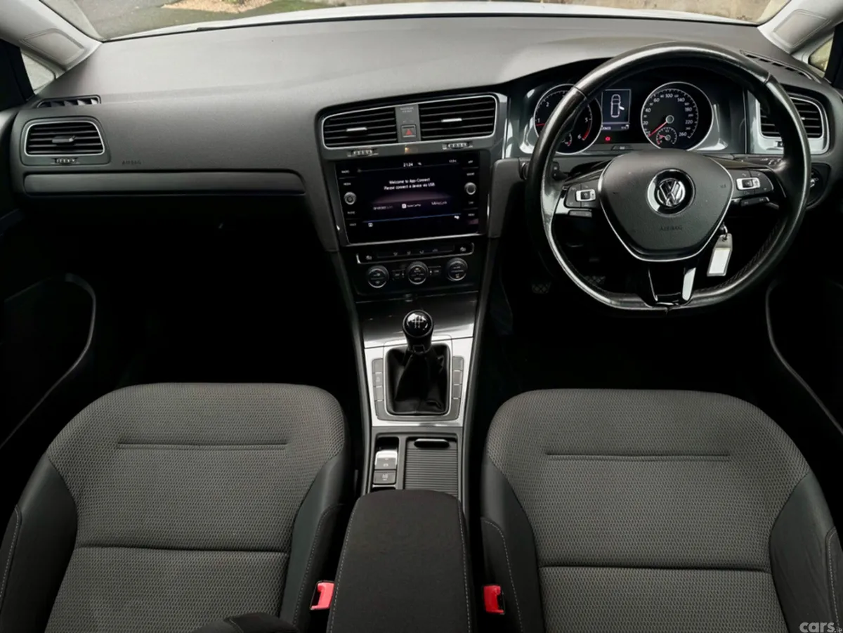 Volkswagen Golf Hatchback, Diesel, 2017, White