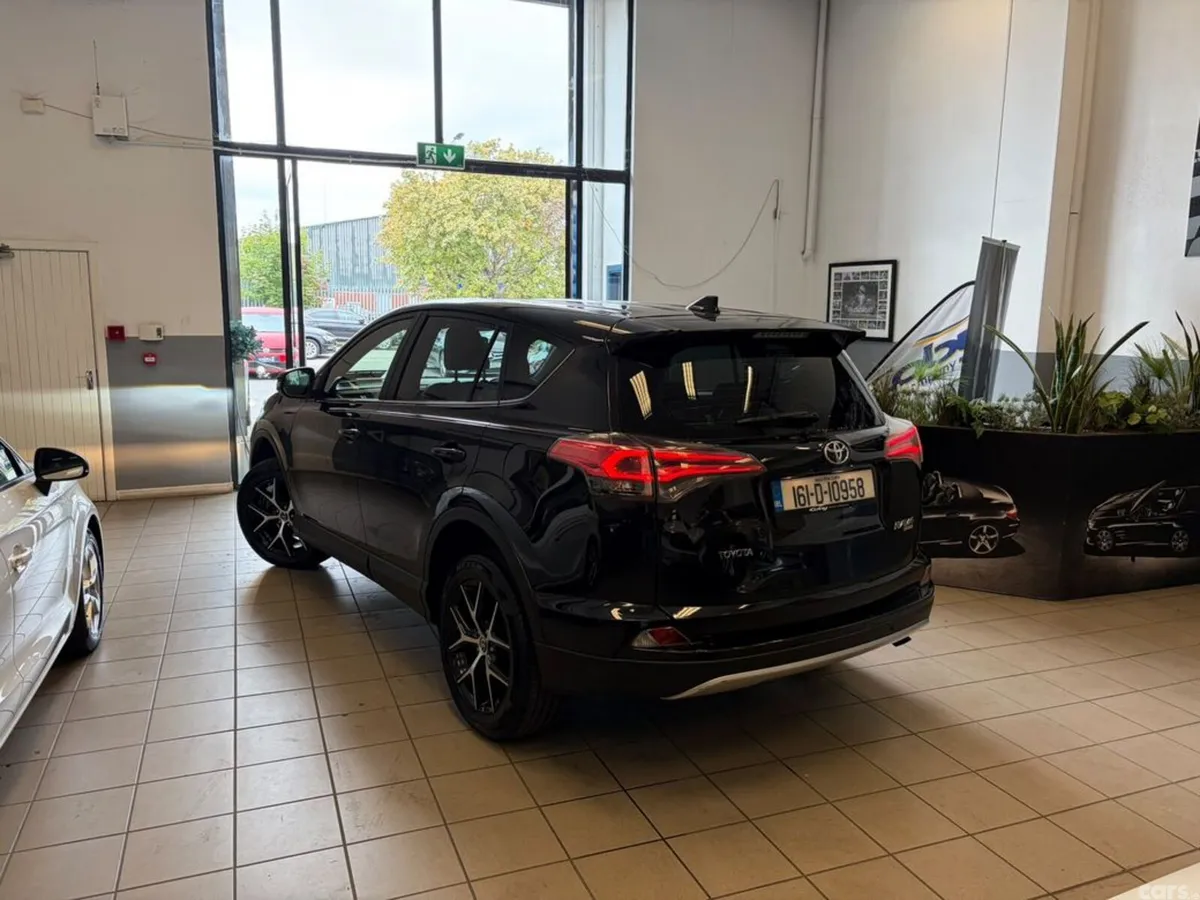 Toyota RAV4 MPV, Diesel, 2016, Black