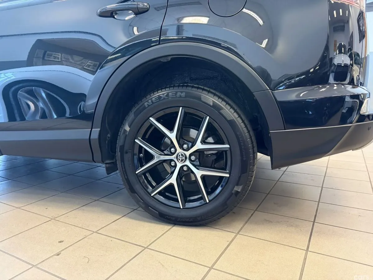 Toyota RAV4 MPV, Diesel, 2016, Black