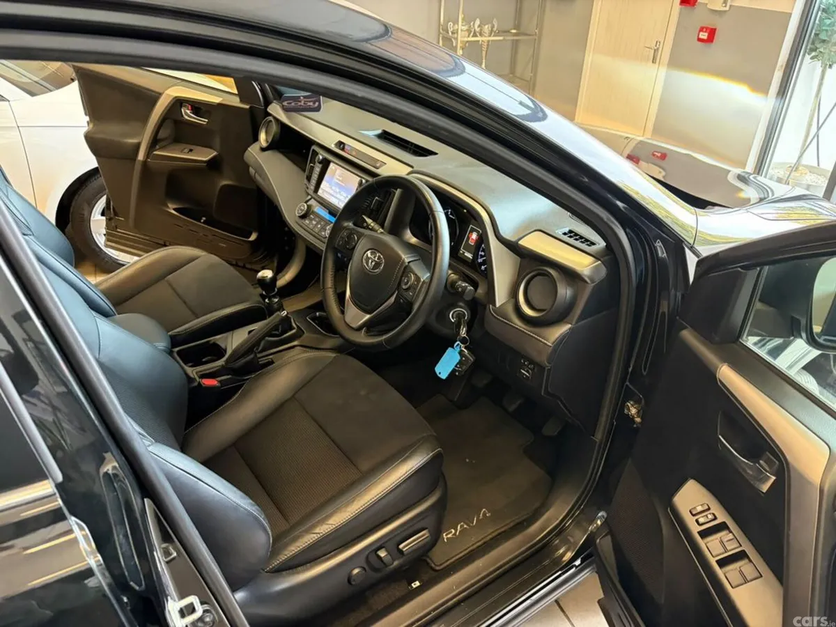Toyota RAV4 MPV, Diesel, 2016, Black