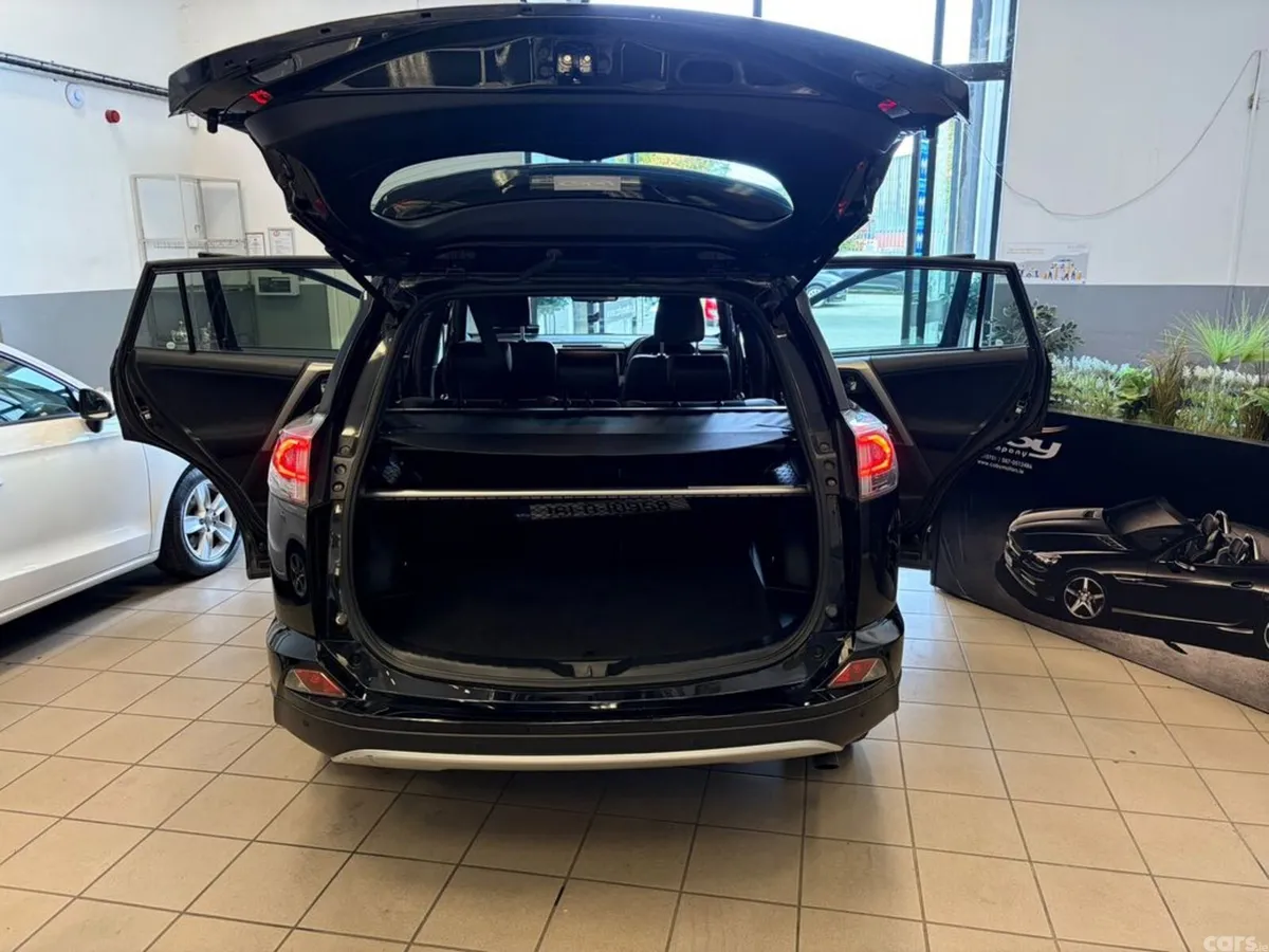 Toyota RAV4 MPV, Diesel, 2016, Black