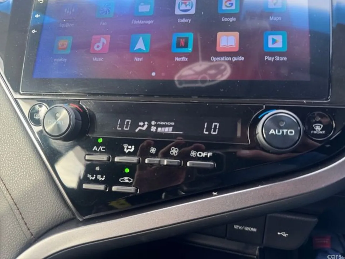 Toyota Camry Saloon, Petrol Hybrid, 2021, Silver