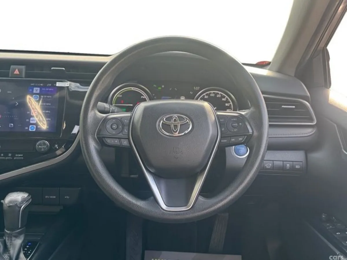 Toyota Camry Saloon, Petrol Hybrid, 2021, Silver