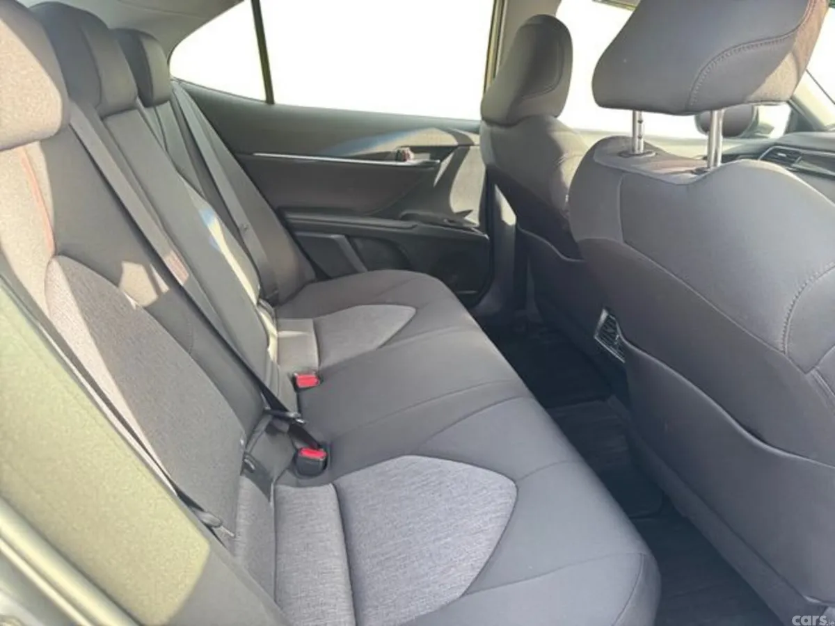 Toyota Camry Saloon, Petrol Hybrid, 2021, Silver