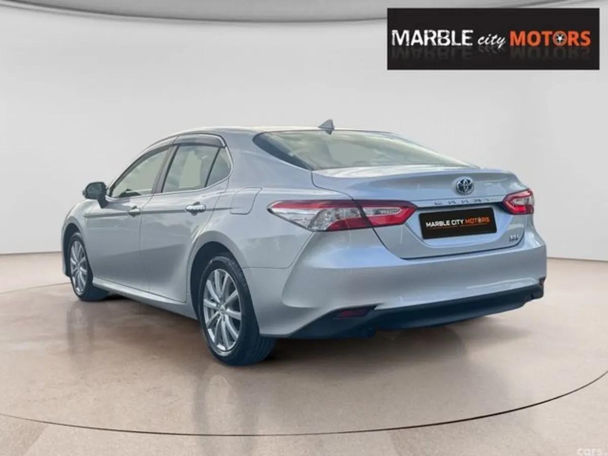Toyota Camry Saloon, Petrol Hybrid, 2021, Silver