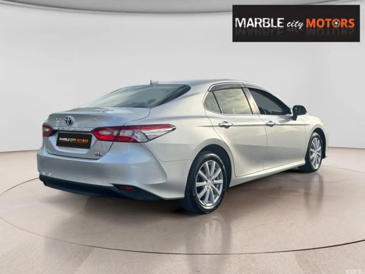 Toyota Camry Saloon, Petrol Hybrid, 2021, Silver