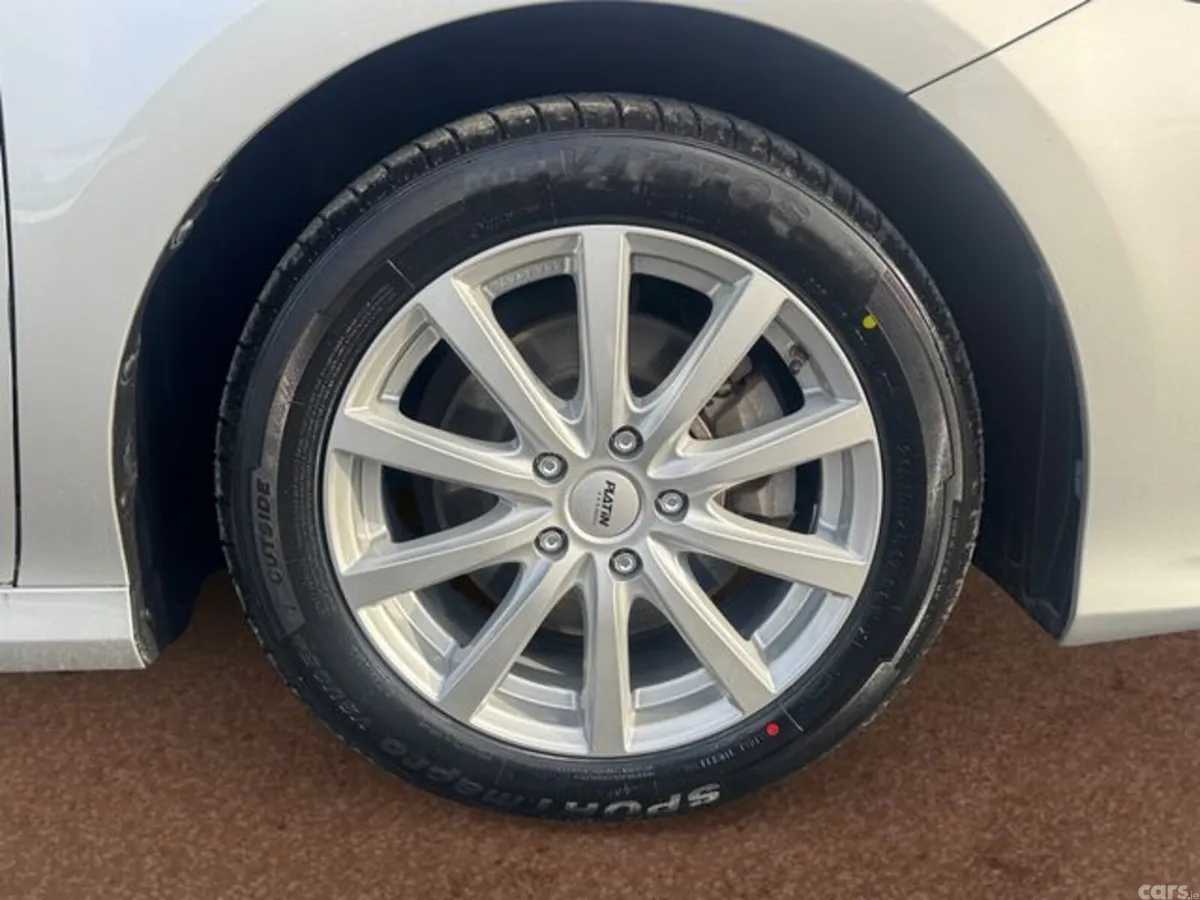 Toyota Camry Saloon, Petrol Hybrid, 2021, Silver